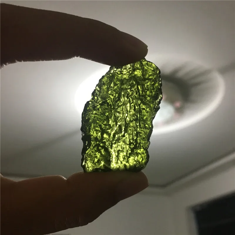 Необработанный невероятный необработанный камень moldavite 1 шт. украшение для