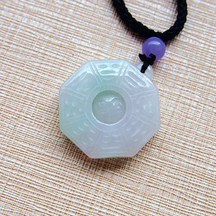 

Genuine A-level Burmese stone pendant necklace carved light green gossip pendant men and women JADES jewelry children's style