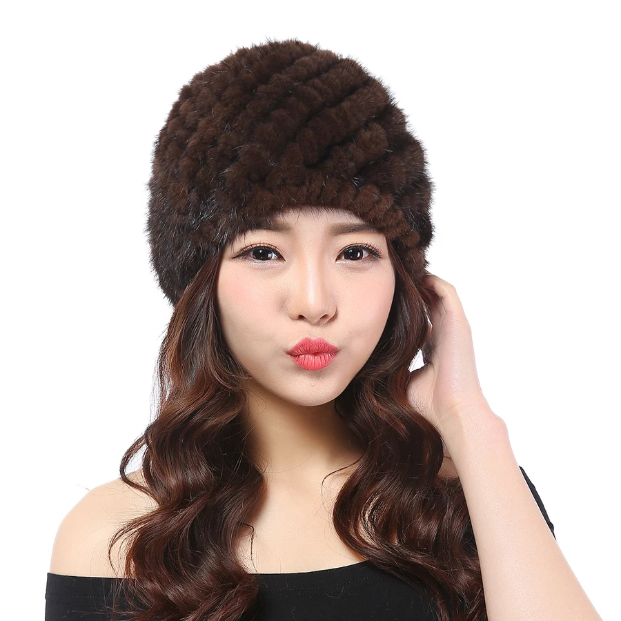 Женская зимняя теплая шапка из натурального меха женская с ананасовым черепом