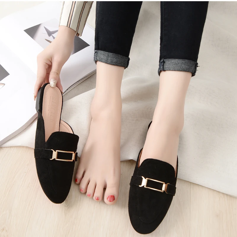 Mule Shoes Women Sandals Brand Designer Shoes Metal Decorate Mules Slippers Pointed Toe Flip Flops Low Heels Beach Slippers