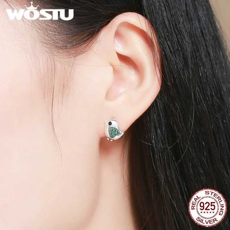 WOSTU Настоящее 925 пробы Серебряная любимая маленькая птичка с зеленый цирконий уникальные серьги-гвоздики для девочек подарок S925 ювелирные изделия CQE079