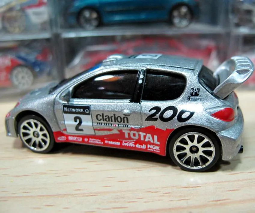 1: 64 масштабная модель легкосплавного автомобиля, высокая имитация PEUGEOT 206 ралли автомобиля, металлические отливки, изысканная Коллекционная модель