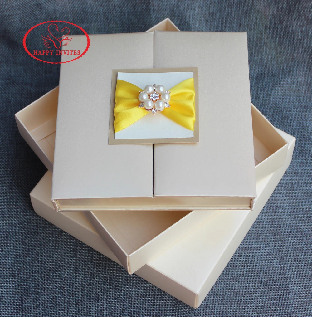 Free Shipping for Some Countries! HI2020 Luxury Silk Invitation Box with Gold Foiling | Дом и сад