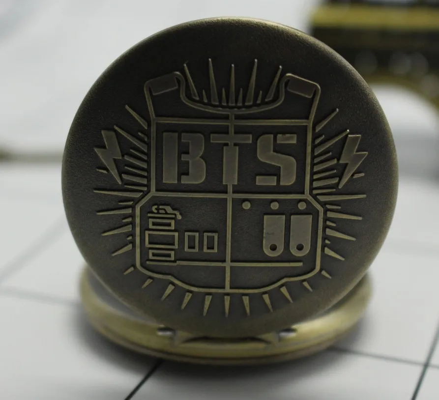 Винтажные кварцевые карманные часы BTS с подвеской аналоговые в виде кулона
