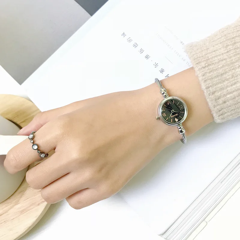 Новинка 2019 простые женские часы элегантный маленький браслет брендовые Ретро