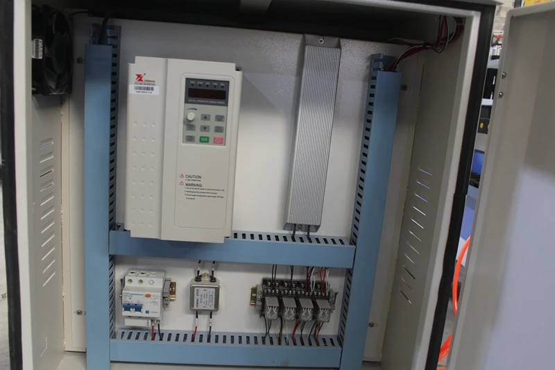 Расширенный линейный счетчик древесины мини ЧПУ маршрутизатор AKM6090C с простой