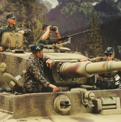 1/35 Второй мировой войны Смола Наборы бак с 4 шт./компл.(без бака