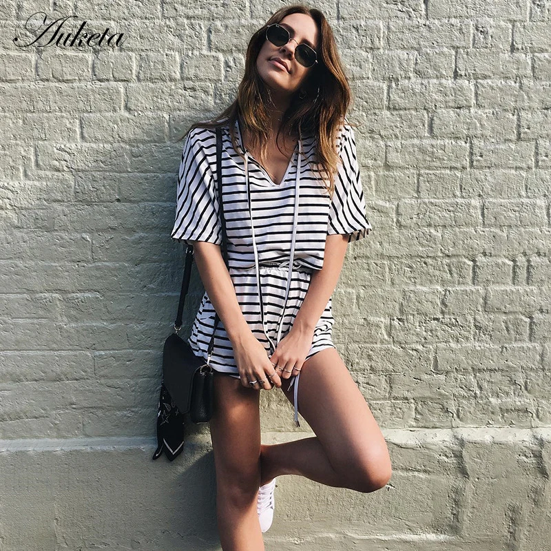Auketa Полосатый Холтер Criss Cross короткие летние пляжные повседневный костюм