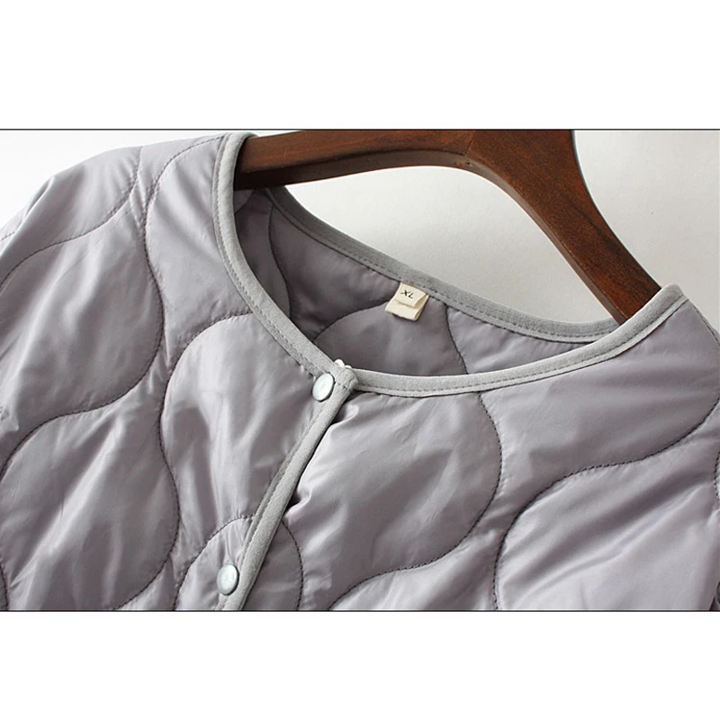 Женская короткая хлопковая парка с V-образным вырезом батальных размеров | одежда