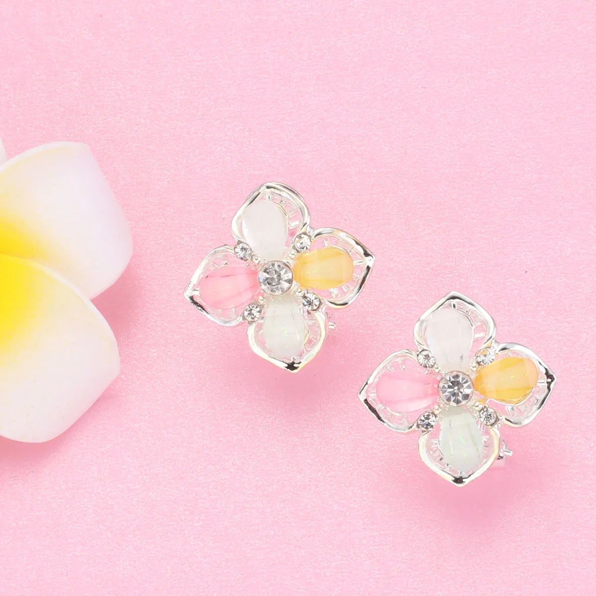Fresh Four-leaf Clover Earring Women White Crystal Jewelry Silver Alloy Ear Stud Wedding Engagement Earrings Christmas Gifts | Украшения и