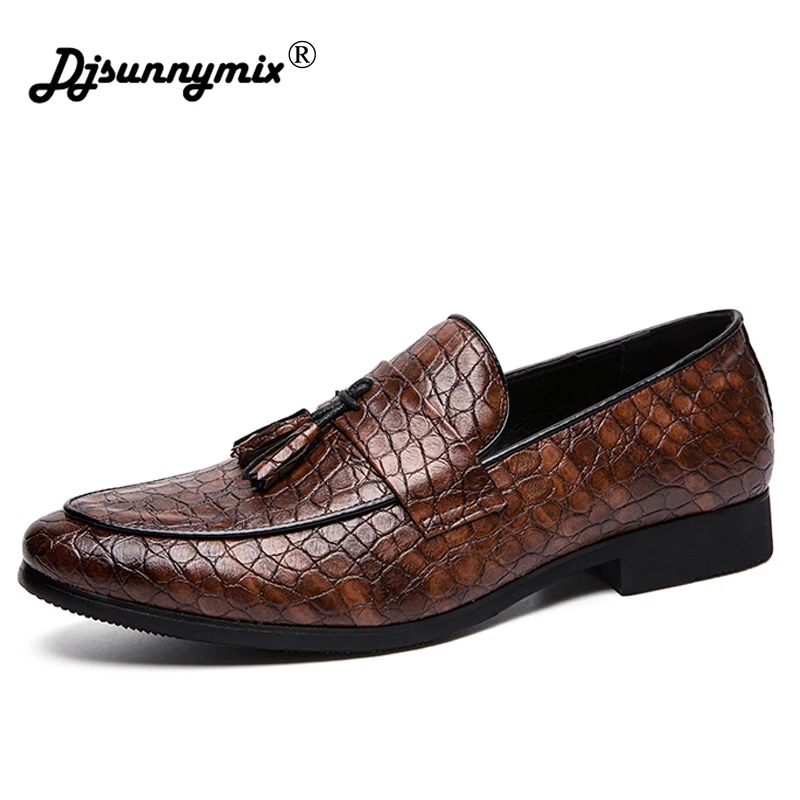 2019 броги нарядные туфли для мужчин кожаные модельные ретро острый носок Оксфорд