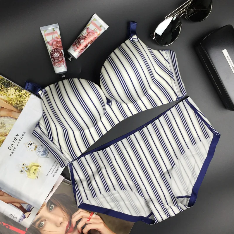 

2019 new striped girl print navy wind no steel ring massage point half piece seamless underwear bra set