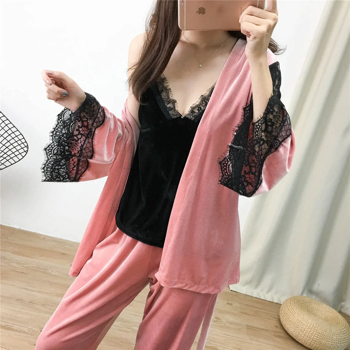 Pink Lisacmvpnel 3 шт. золото бархат держать теплый пижамы кружева сексуальный халат+ ночная рубашка набор длинных брюк Пижама для женщин - Цвет: Pink