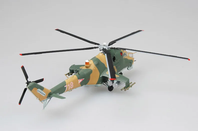 Труба 1: 72 ВВС России Mi-24 вертолет 37037 Готовая модель продукта