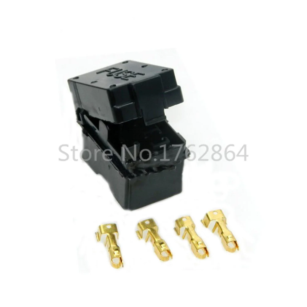 

4 Way Auto fuse box assembly With terminals Dustproof fuse box fuse box mounting fuse box