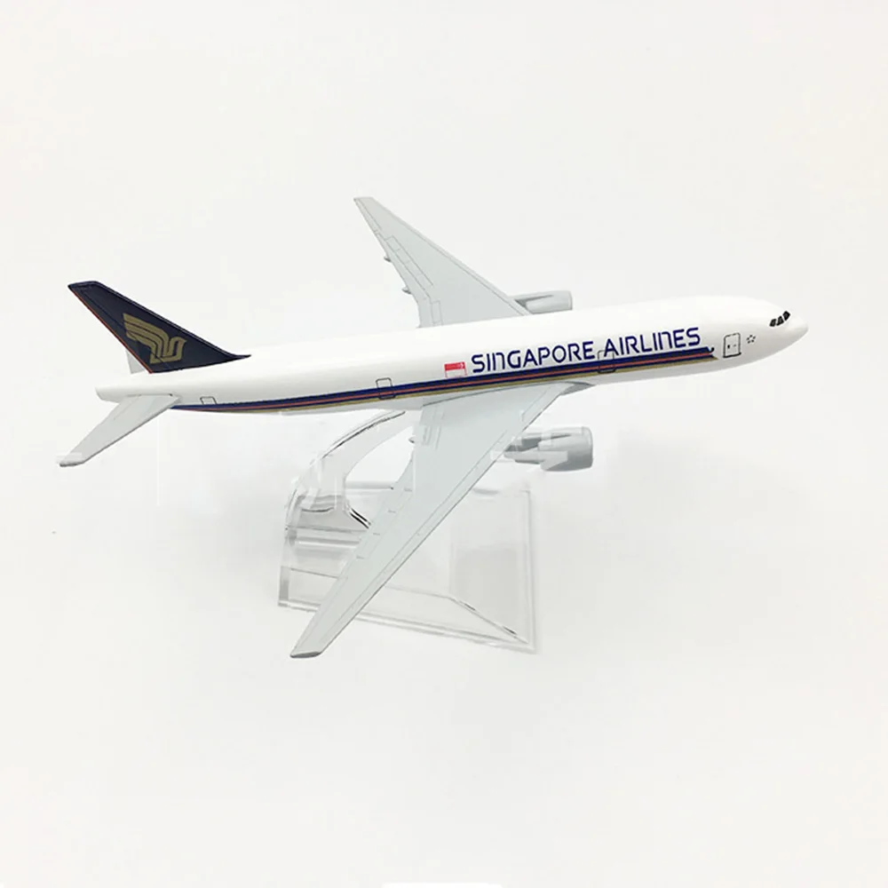 1/400 весы сплава модели самолетов Boeing 777 Singapore 16 см строгальные B777 модель дешевые