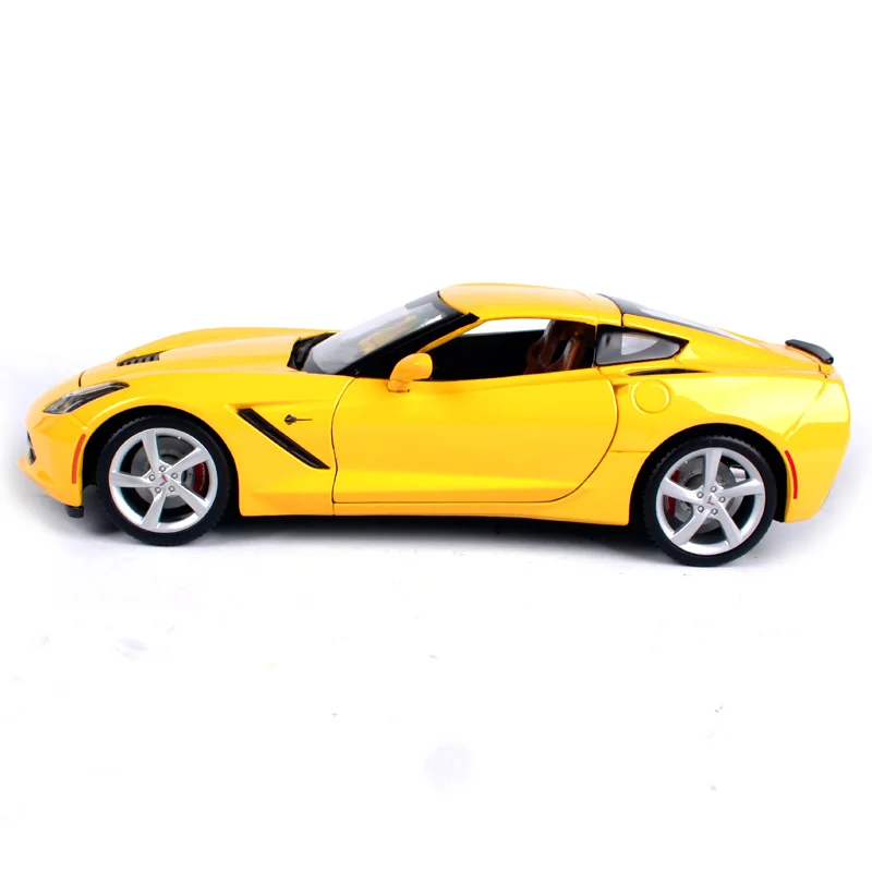 Спортивный автомобиль Maisto 1:18 2014 Chvrolet Corvette Stingray литая модель автомобиля новая