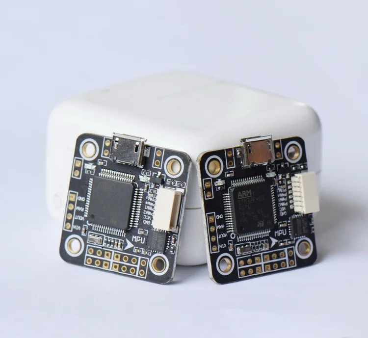 Контроллер полета Micro 20*20 мм Betaflight STM32F4 F4 встроенный BEC OSD для радиоуправляемых