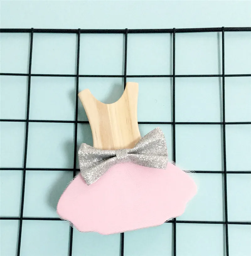 Pink dress Северное милое деревянное платье с бантом детская комната Детский домашний декор реквизит для фотосессии - Цвет: Pink dress
