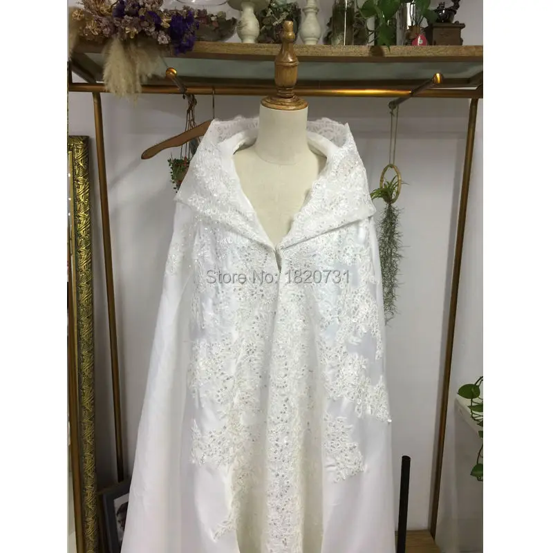 2020 Новое поступление атласная и Кружевная аппликация Зимний свадебный плащ