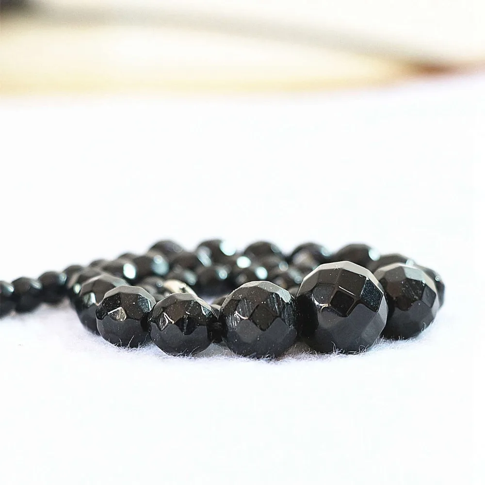 Ожерелье-цепочка женское из черного сердолика оникса агата граненые круглые