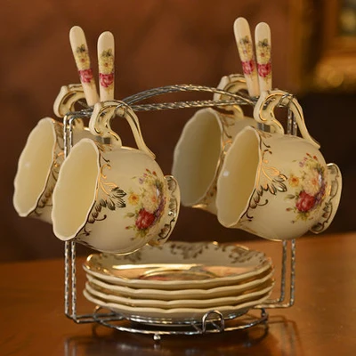 A 4-piece set Набор кофейных чашек из европейской керамики в британском стиле, набор тарелок для чая, керамическая чашка, чашка для послеобеденного чая, подарок на день рождения, Бытовая Посуда для напитков - Цвет: A 4-piece set