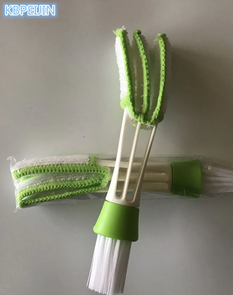 Автомобильная щетка-наклейка для чистки жалюзи на вентиляционное отверстие