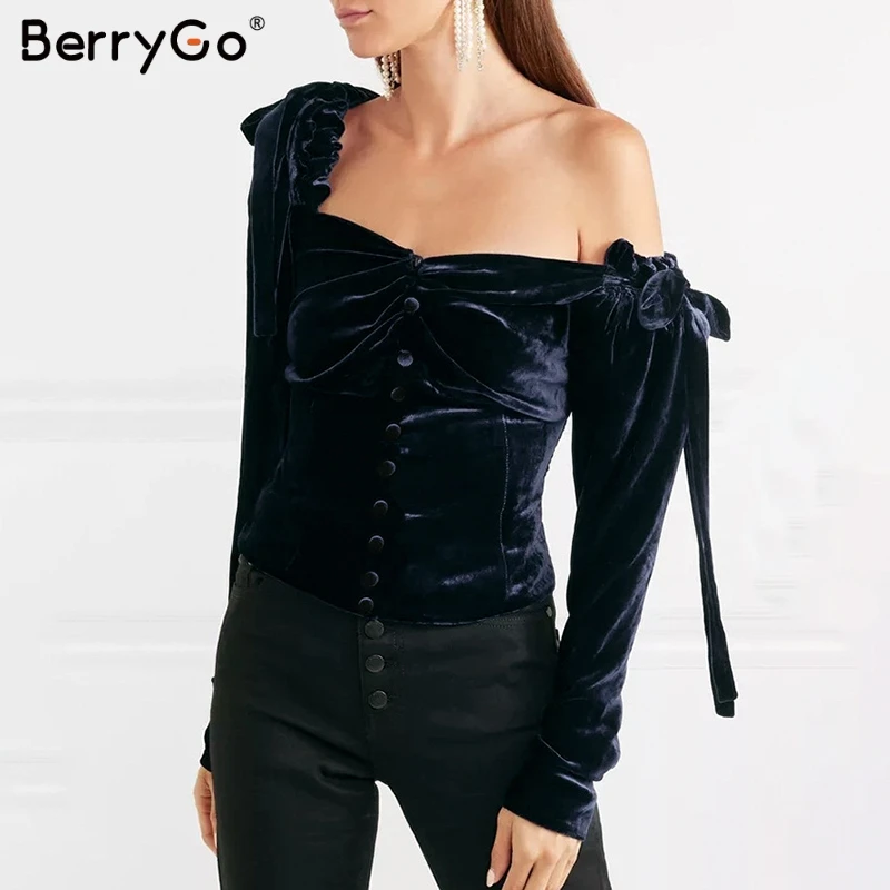 BerryGo/Сексуальная бархатная Женская блузка на одно плечо с длинными рукавами и