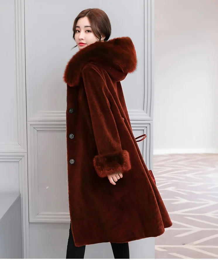 caramel colour UHYTGF модное негабаритное зимнее меховое пальто с воротником из лисьего меха для женщин с капюшоном, стрижка овец, теплая длинная верхняя одежда, элегантное женское пальто 1099 - Цвет: caramel colour