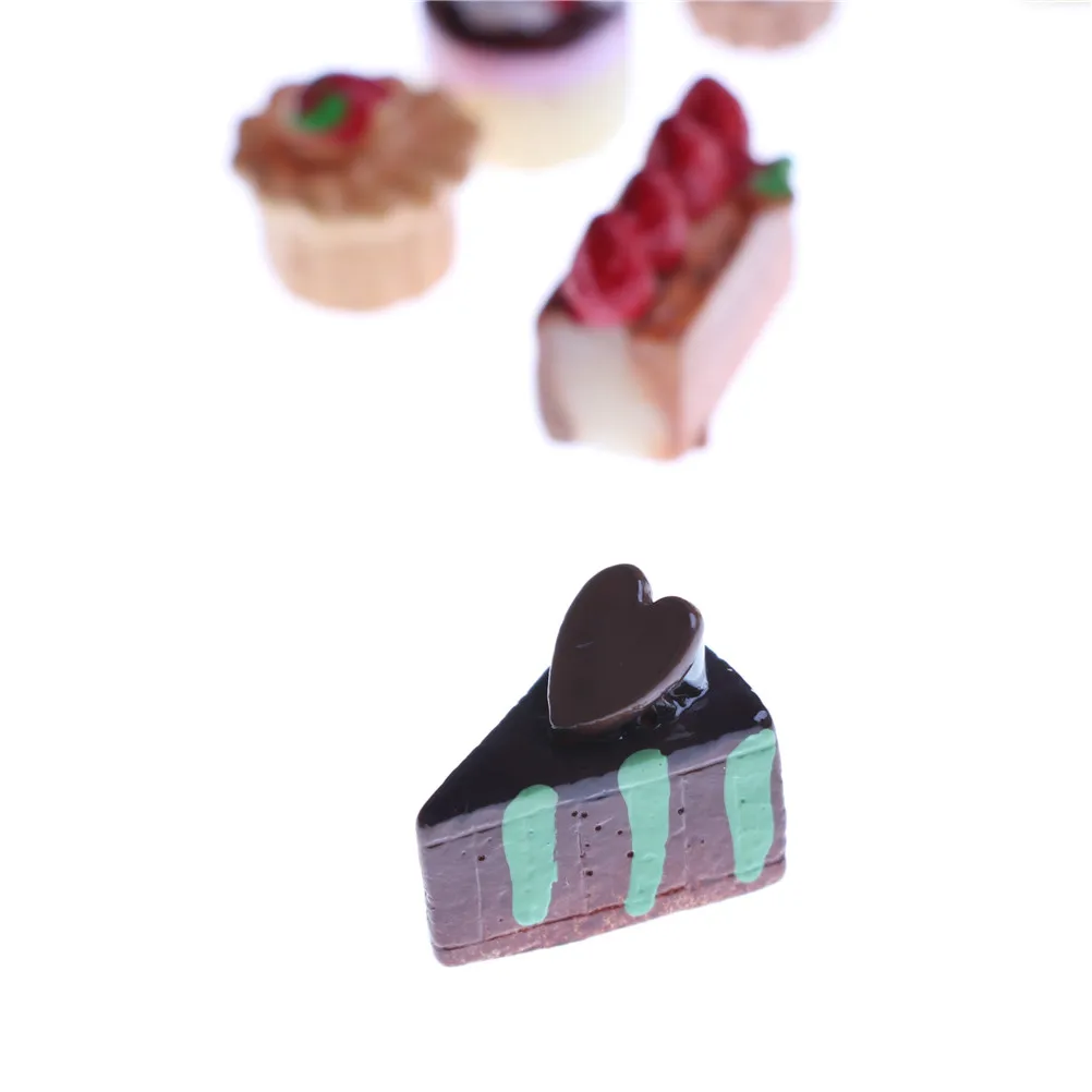 

8pcs/lot Mini Resin Food 3D Strawberry Chocolate Cake Art Miniature Decoration Charm Craft Fake Kitchen Toys