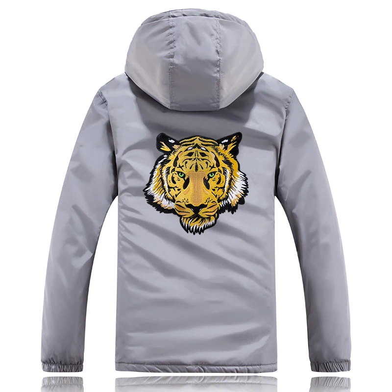 Мужские зимние куртки новинка 2017 Весенняя Черная куртка-бомбер с вышивкой