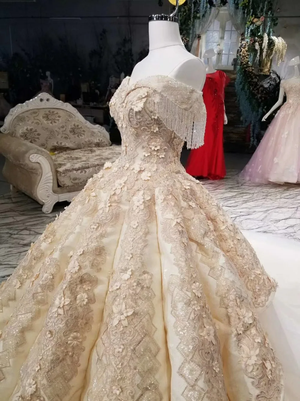 AOLANES 2018 tasssesl Champange Бальные платья для невесты арабские роскошные кружевные