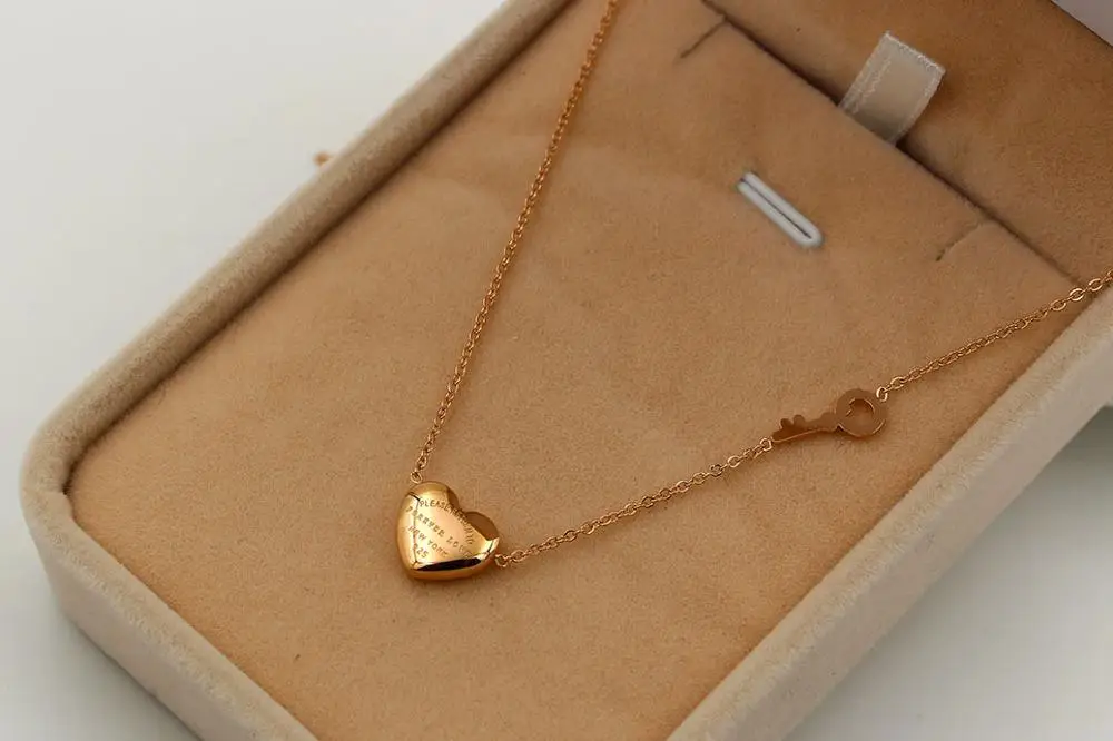 Покрытие из розового золота Ювелирное изделие для пары с надписью «Forever Love», короткое ожерелье для женщин, ожерелье с подвеской в виде ключа сердца из нержавеющей стали K0027 - Окраска металла: Покрытие из розового золота