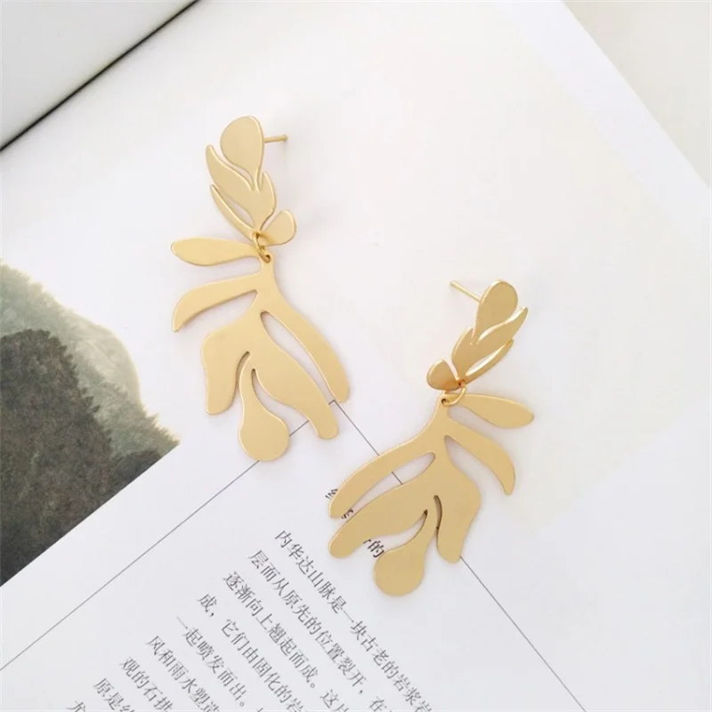 2019 корейская мода дикие нерегулярные листья Длинные Простые Подвесные серьги
