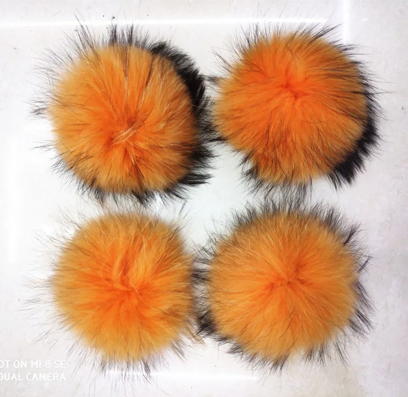 

Fluffy 14-15cm Nature Real Fur Ball Colorful Raccoon Fur Pom poms for Knitted Beanies Caps Key Chain Clothing Accessories