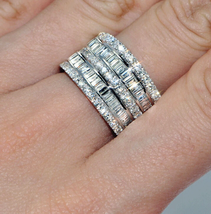 Женское небольшое кольцо из фианита свадебное ювелирное изделие белого золота с