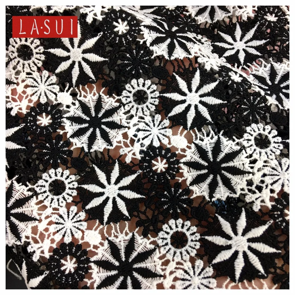 

LASUI New product Black and white Polyest Milk silk Water solubl lace pattern flowers 1.30M skirt dress Exquisite S0031