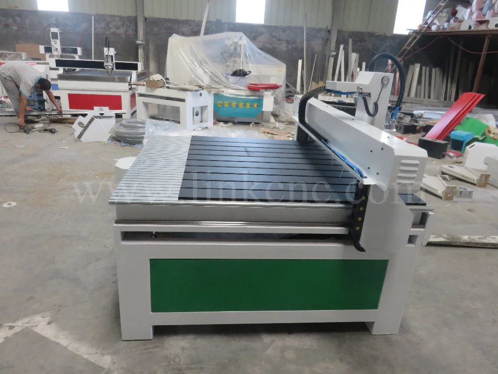 Смарт Китай 3 оси cnc маршрутизатор с водяным охлаждением резьба по дереву машина