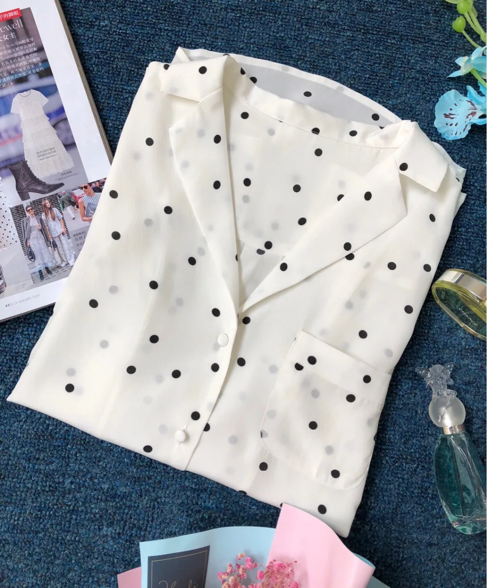 

2019 New 100% Silk Women Sweet Polka Dot Blouse Long Sleeve Pocket Turn-down Collar Soft Retro Shirt Top