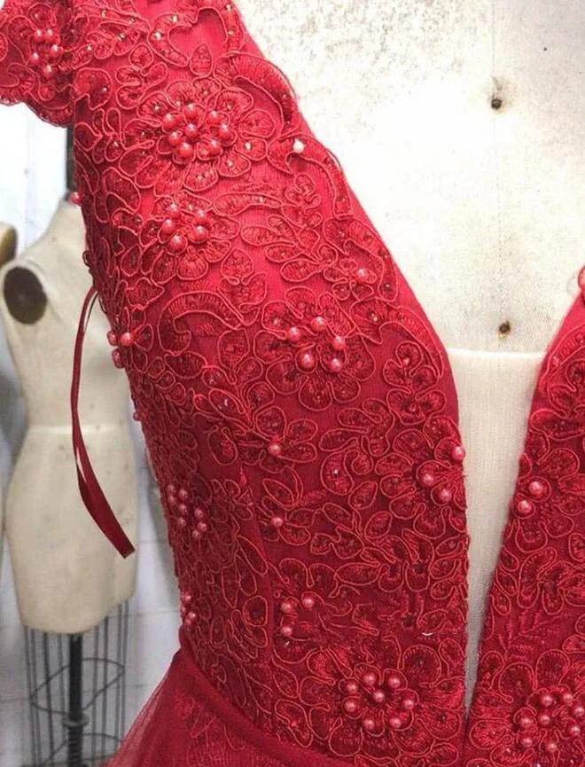 Женское вечернее платье с v образным вырезом Glamorous красное и рукавами крылышками