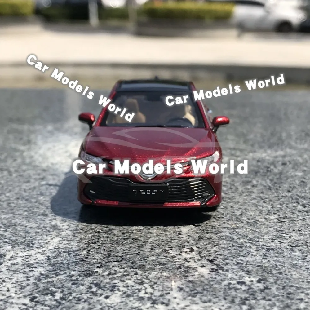 Литая под давлением модель автомобиля для всех новых Camry 2018 1:43 (красный) +