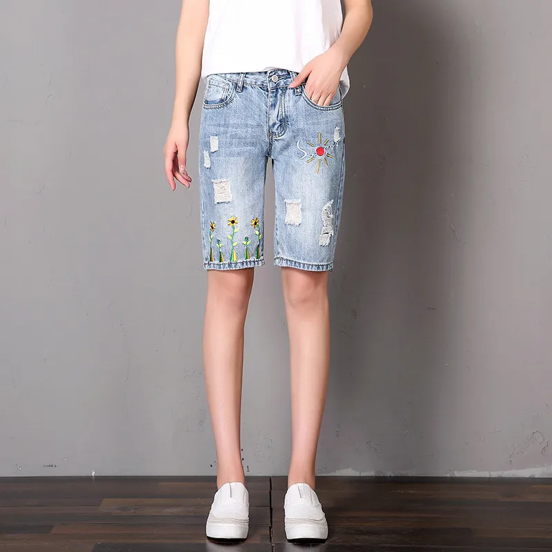 light blue Тонкие джинсовые шорты размера плюс с вышивкой, женские рваные джинсы с дырками, женские пляжные летние шорты капри, джинсовые короткие штаны для женщин C4462 - Цвет: light blue