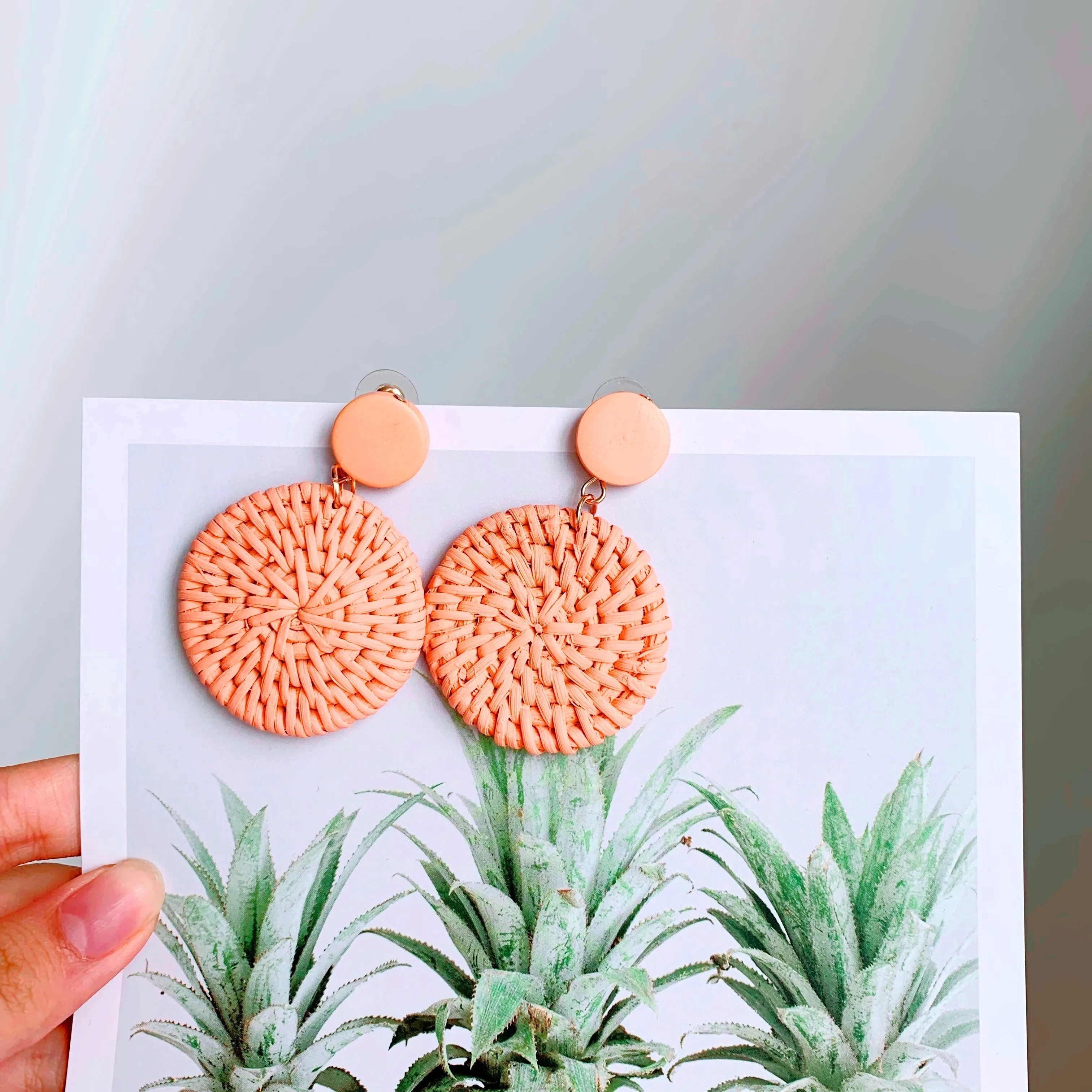 Neatear 2019 Новый стиль Модные женские серьги в нескольких цветах вечерние каникулы