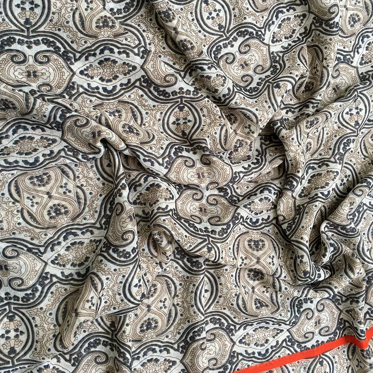 

2017 Fashion Totem Flower Print Tassel Scarf Women Quality Cotton Voile Floral Wrap Shawl Scarves Hijab Muffler Free Shipping