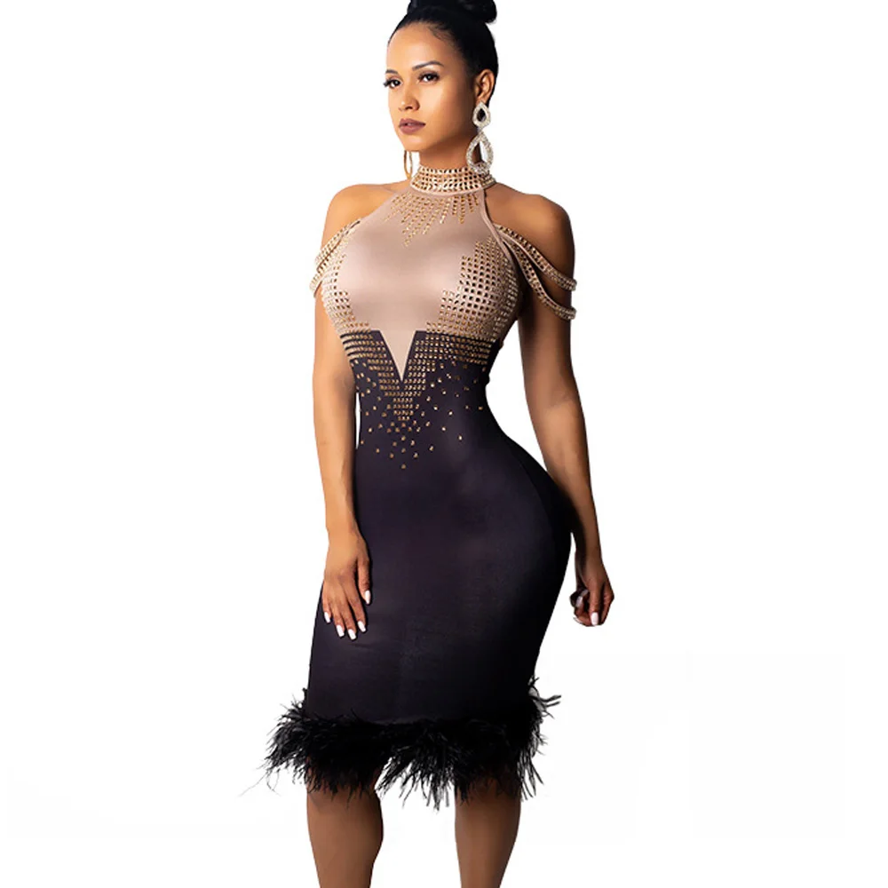 Женское летнее платье с открытыми плечами и блестками соблазнительное