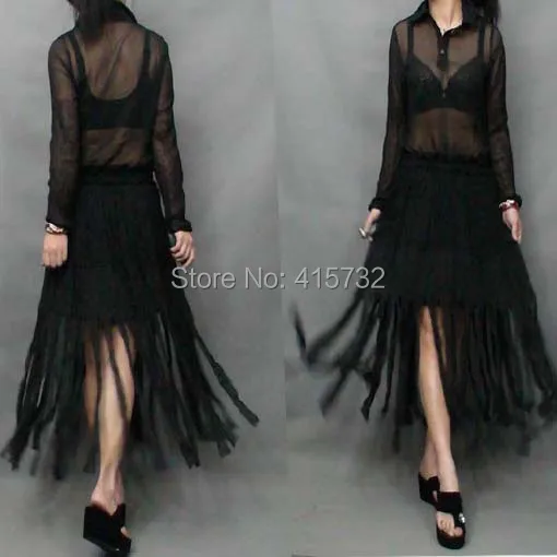 Женское длинное платье с кисточками элегантное черное составного кроя длинными