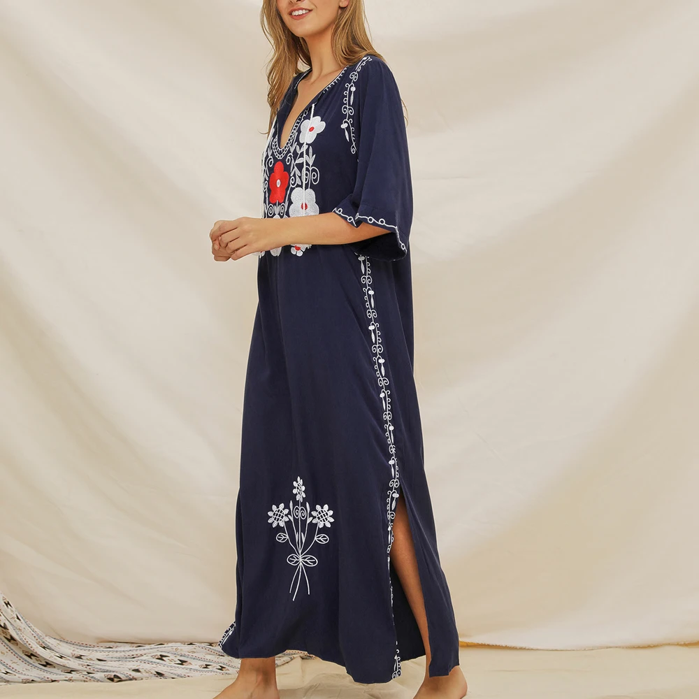 Женское платье с цветочной вышивкой летнее расклешенным рукавом и V образным