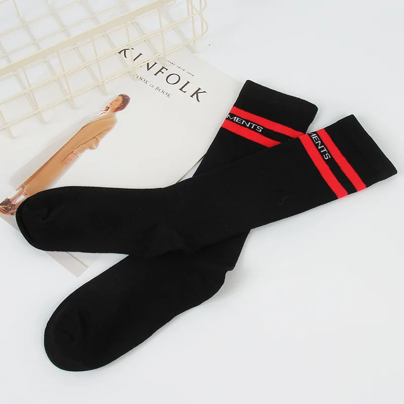 5 пар новый стиль дышащие модные Ретро буквы хлопок тонкие красивые ноги черные в