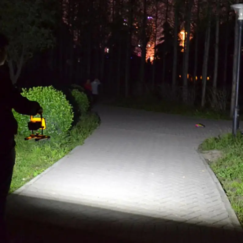 Фото Светодиодный прожексветильник 20 Вт, 24 светодиода, портативный, водонепроницаемый, IP65, аварийный фонарь №5