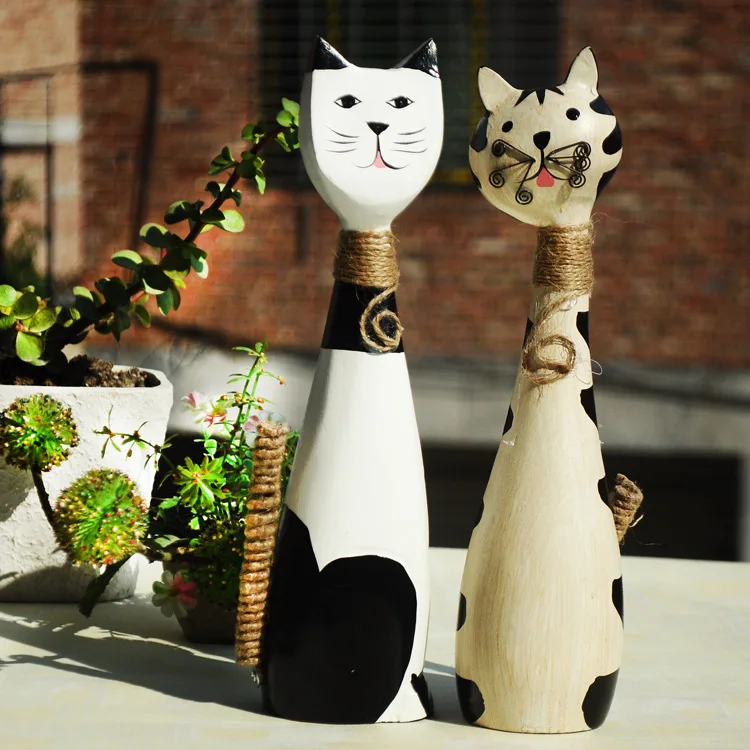 

Painted black and white cat, real wood hand-carved animal furnishing articles, desktop decoration